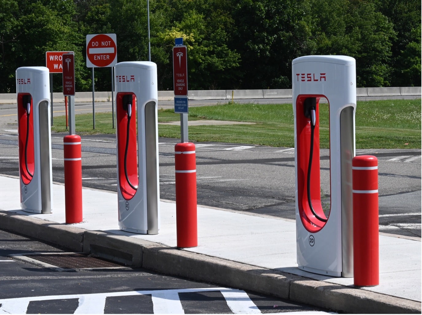 Tesla laddstation